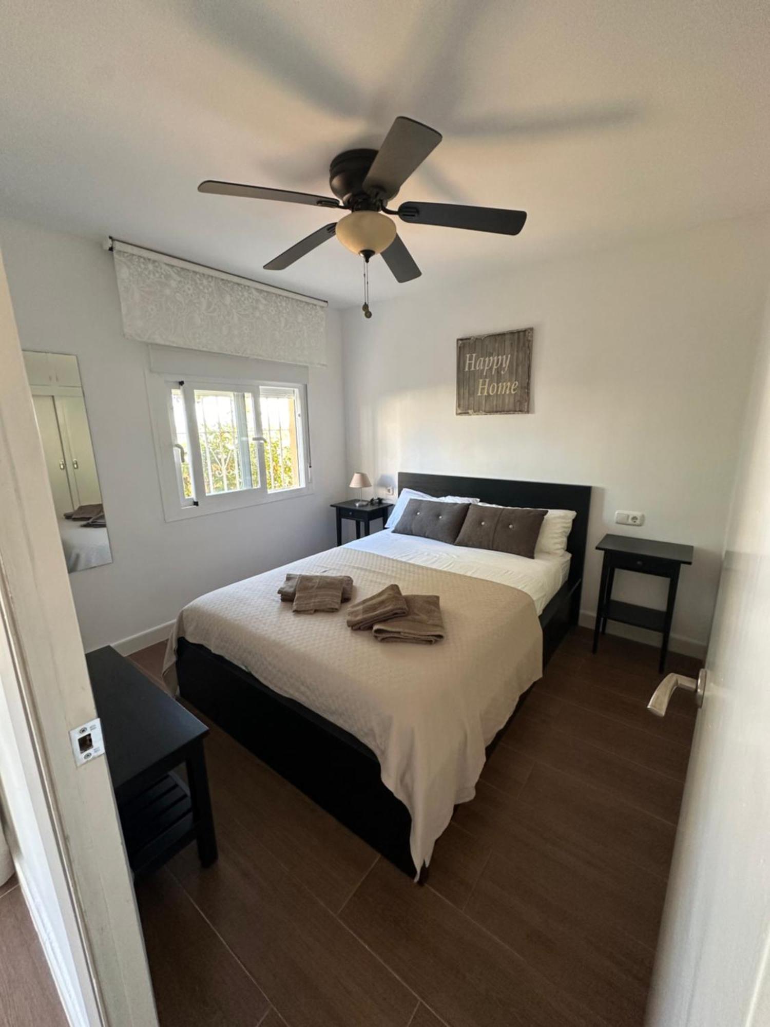 Ferienwohnung Precioso Apartamento Junto A Playa Y Con Piscina. Málaga Exterior foto